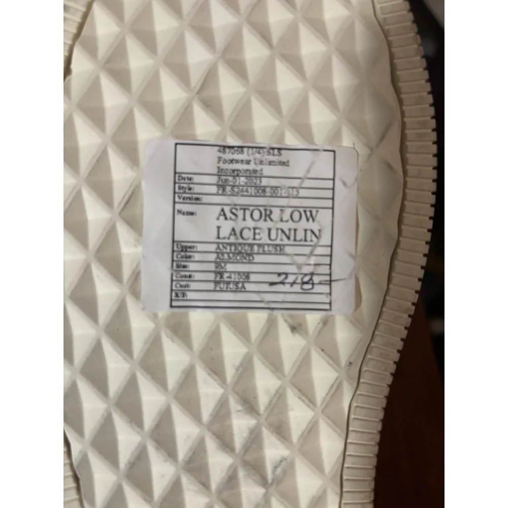 Frye Astors Mens Size 9 Color Almond‎ With Cream Soles.